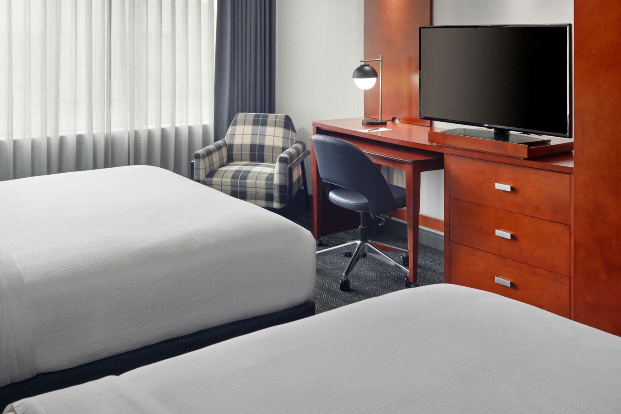 Courtyard By Marriott Washington, D.C./Foggy Bottom Hotel Exterior foto