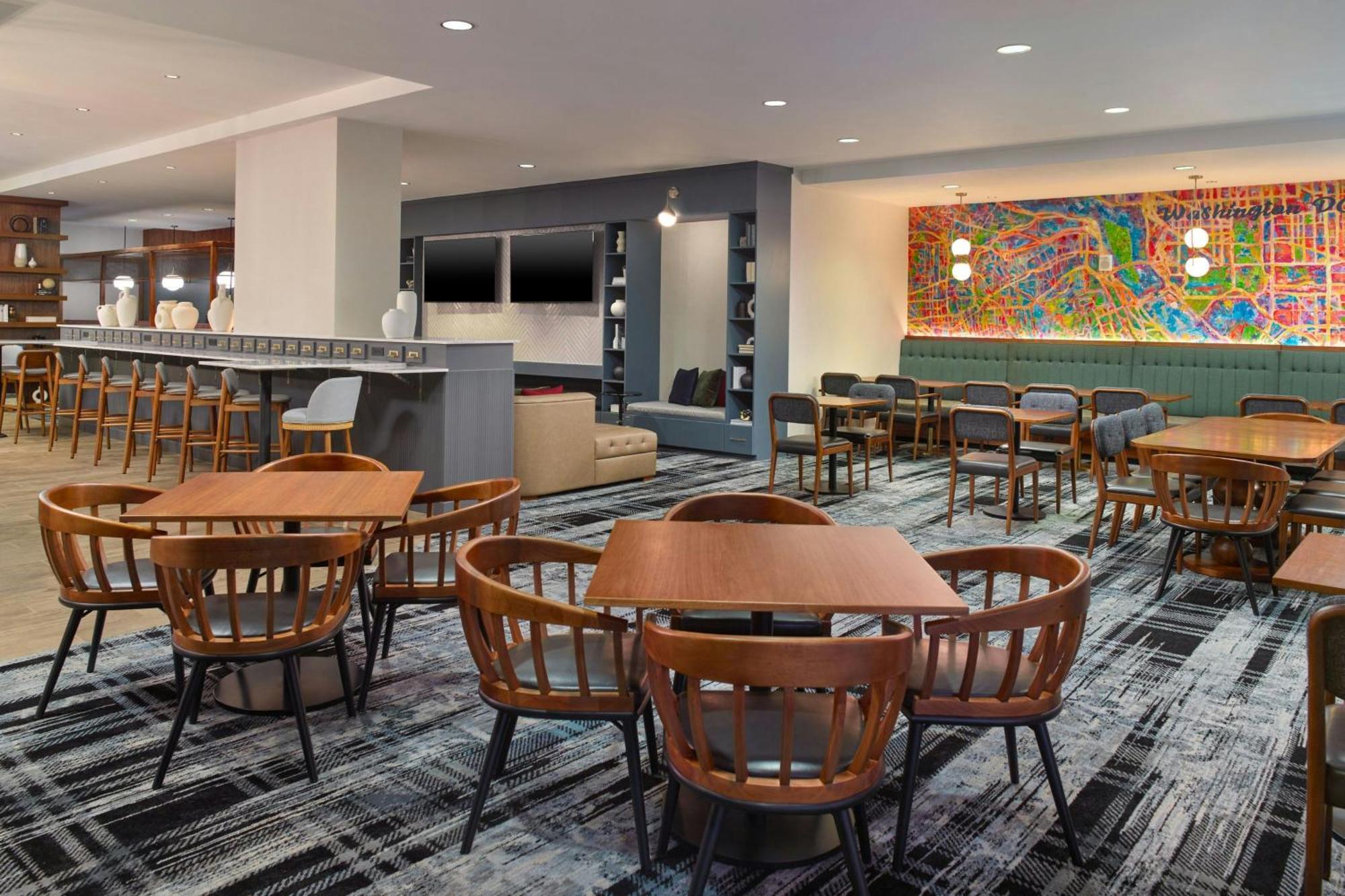 Courtyard By Marriott Washington, D.C./Foggy Bottom Hotel Exterior foto