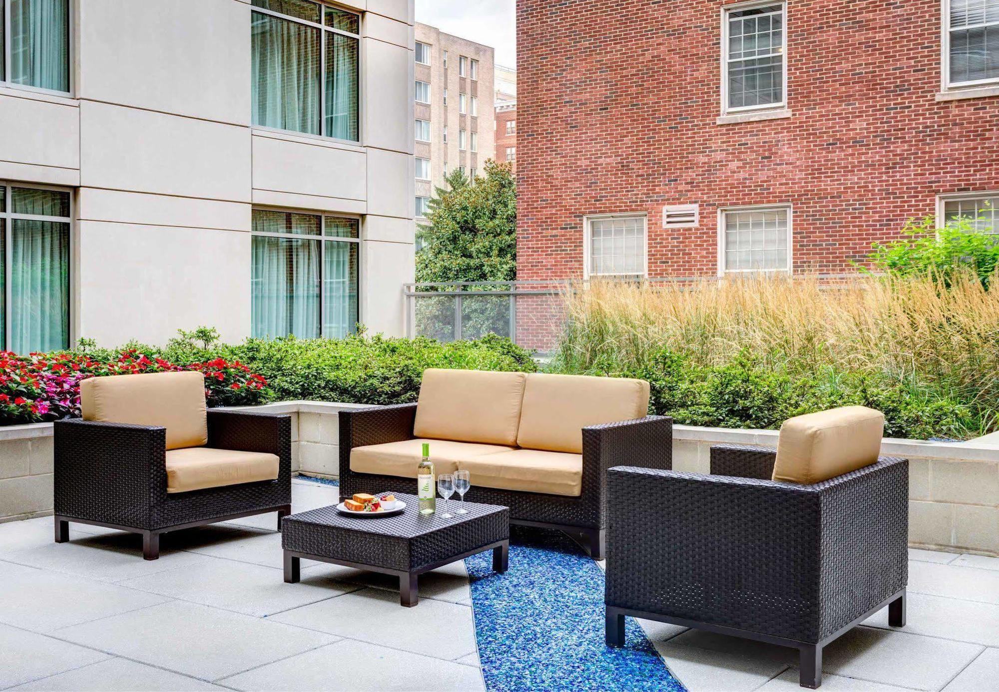Courtyard By Marriott Washington, D.C./Foggy Bottom Hotel Exterior foto